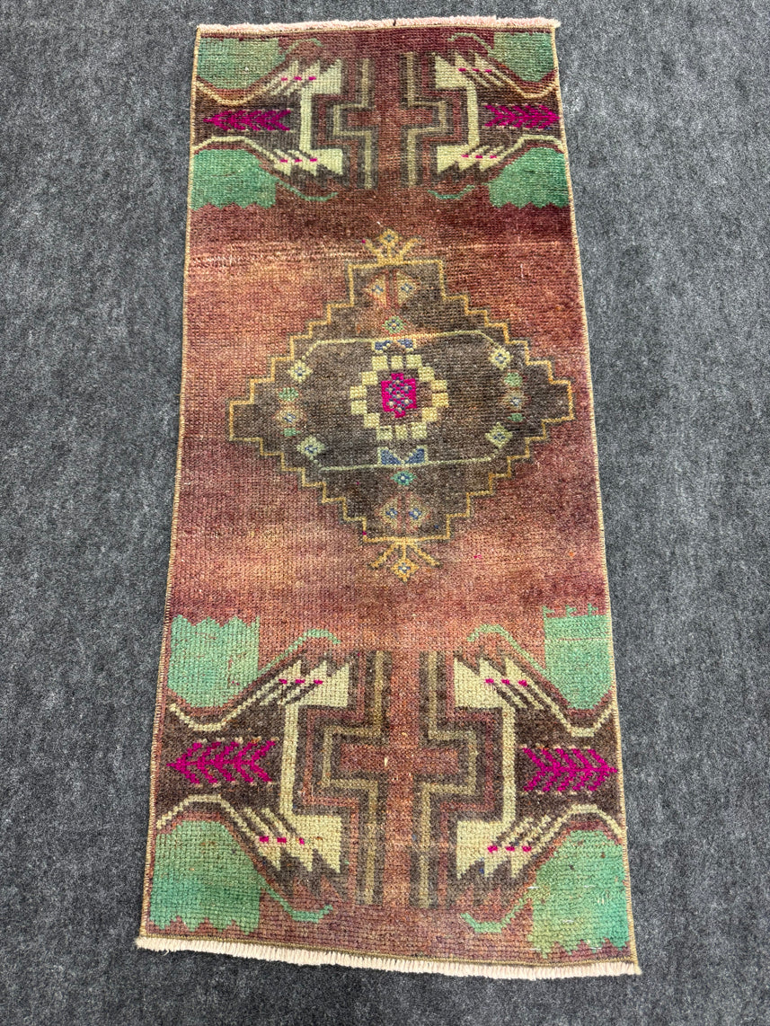 Turkish Yastik Rug 1'5" x 3'4" #23844