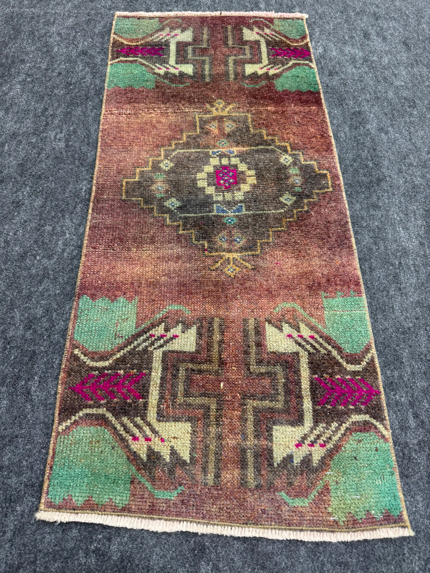 Turkish Yastik Rug 1'5" x 3'4" #23844