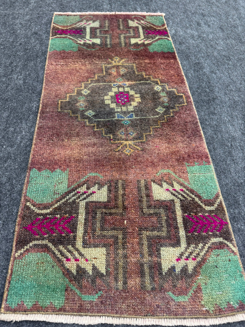 Turkish Yastik Rug 1'5" x 3'4" #23844