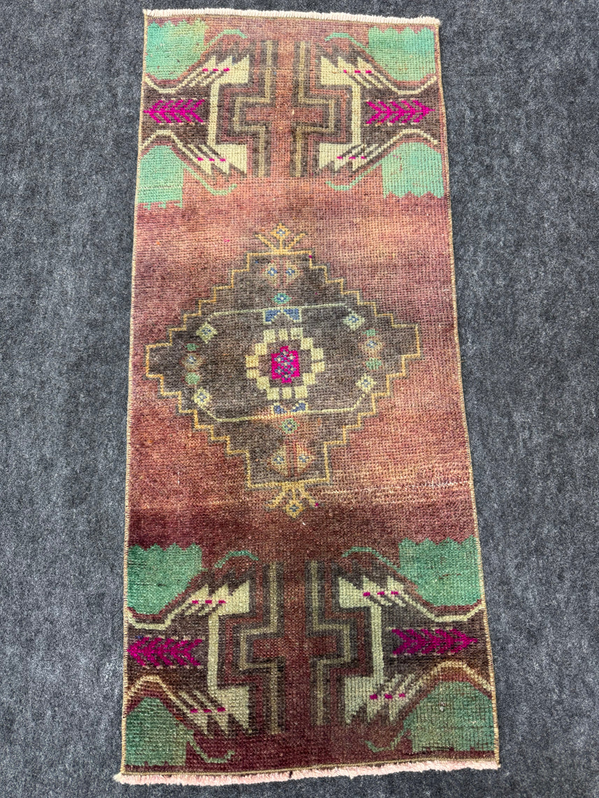 Turkish Yastik Rug 1'5" x 3'4" #23844