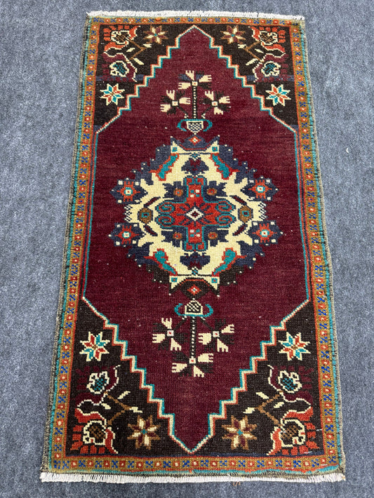 Turkish Yastik Rug 1'6" x 2'10" #23856