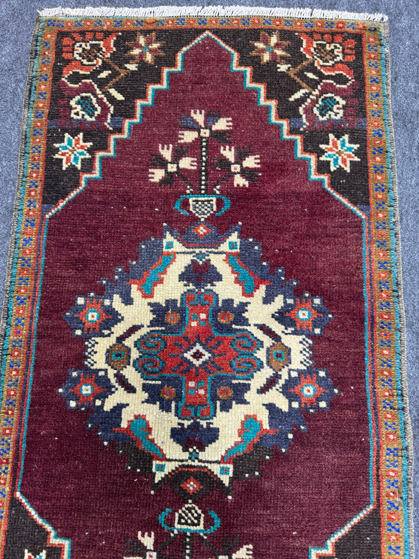 Turkish Yastik Rug 1'6" x 2'10" #23856