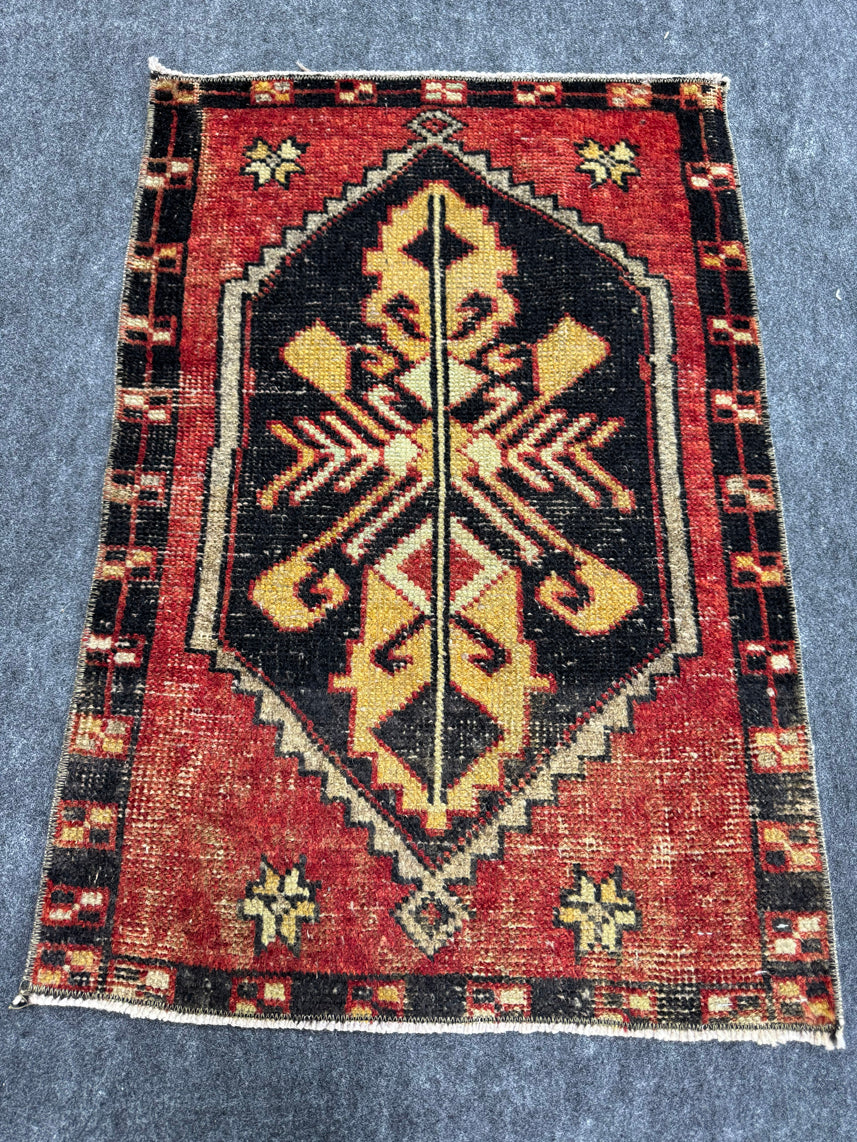 Turkish Yastik Rug 1'10" x 2'8" #23857