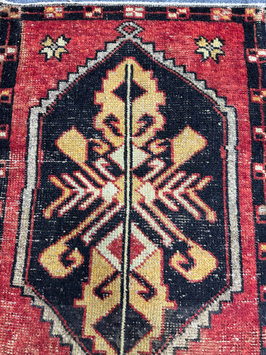 Turkish Yastik Rug 1'10" x 2'8" #23857