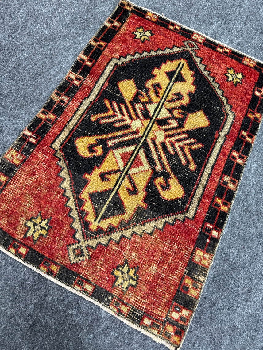 Turkish Yastik Rug 1'10" x 2'8" #23857