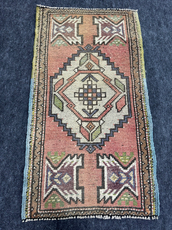 Turkish Yastik Rug 1'8" x 3'1" #23854