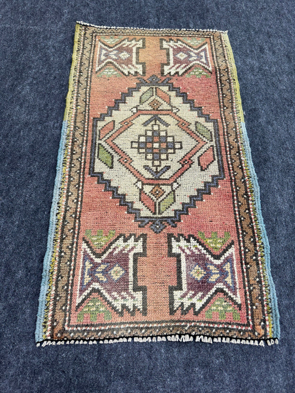 Turkish Yastik Rug 1'8" x 3'1" #23854