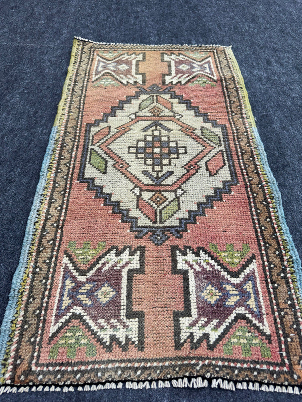 Turkish Yastik Rug 1'8" x 3'1" #23854