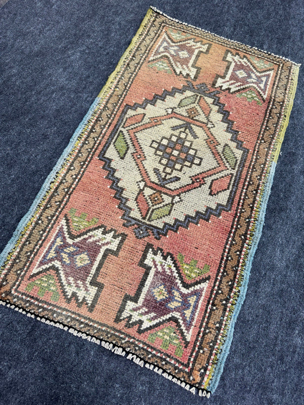 Turkish Yastik Rug 1'8" x 3'1" #23854