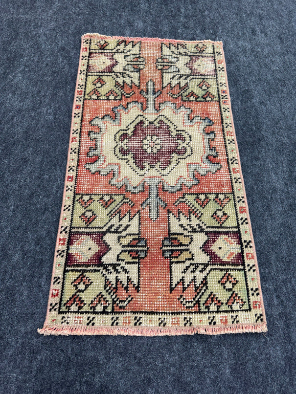 Turkish Yastik Rug 1'6" x 2'9" #23847