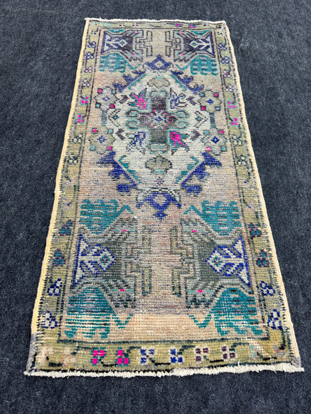 Turkish Yastik Rug 1'7" x 3'4" #23846