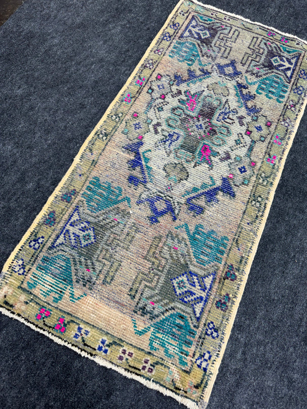 Turkish Yastik Rug 1'7" x 3'4" #23846