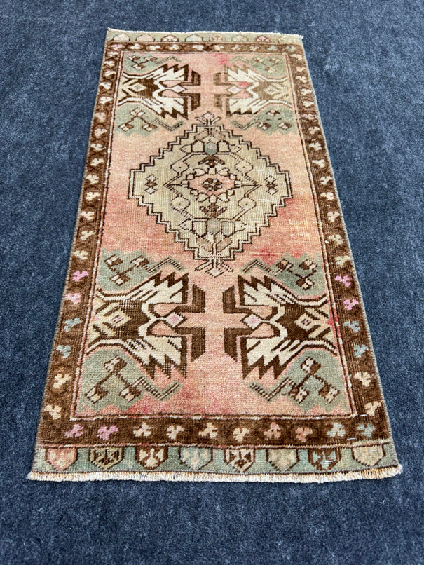 Turkish Yastik Rug 1'5" x 2'11" #23851