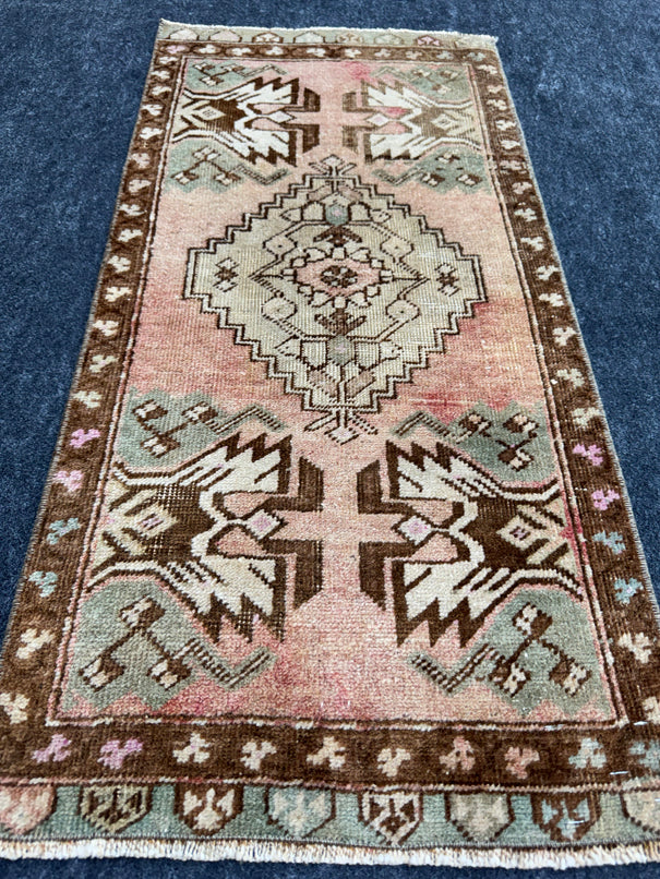 Turkish Yastik Rug 1'5" x 2'11" #23851