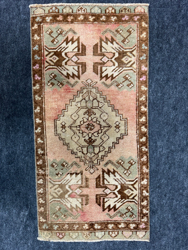 Turkish Yastik Rug 1'5" x 2'11" #23851