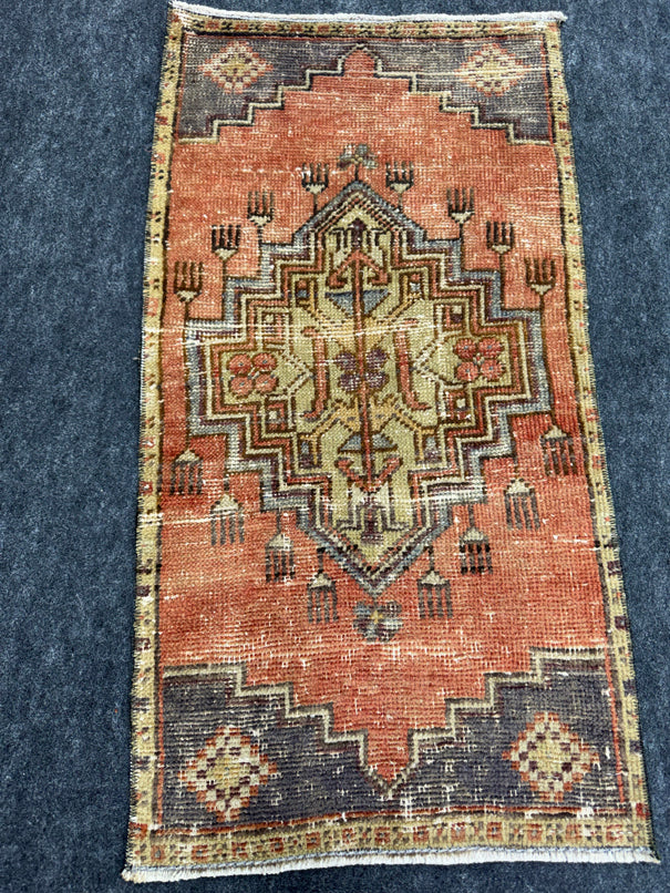 Turkish Yastik Rug 1'7" x 3' #23852