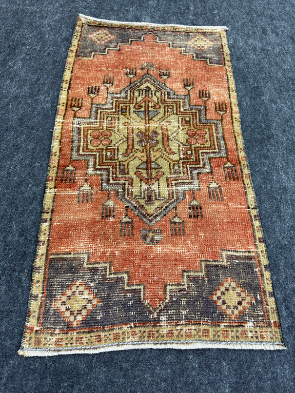 Turkish Yastik Rug 1'7" x 3' #23852