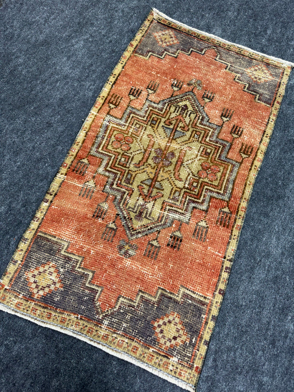 Turkish Yastik Rug 1'7" x 3' #23852