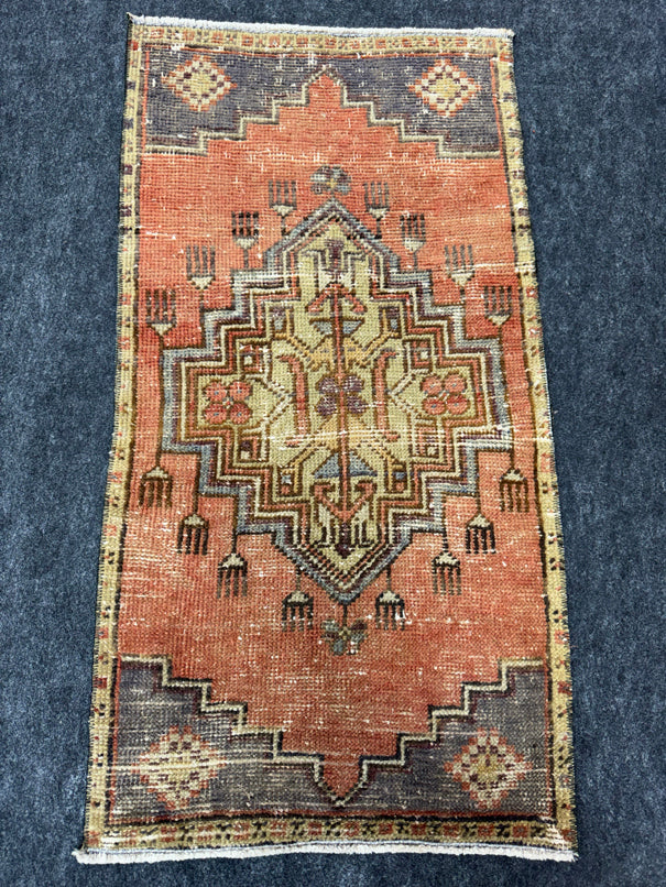 Turkish Yastik Rug 1'7" x 3' #23852