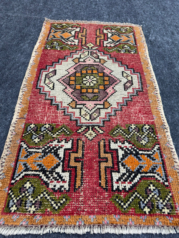 Turkish Yastik Rug 1'9" x 3'1" #23834