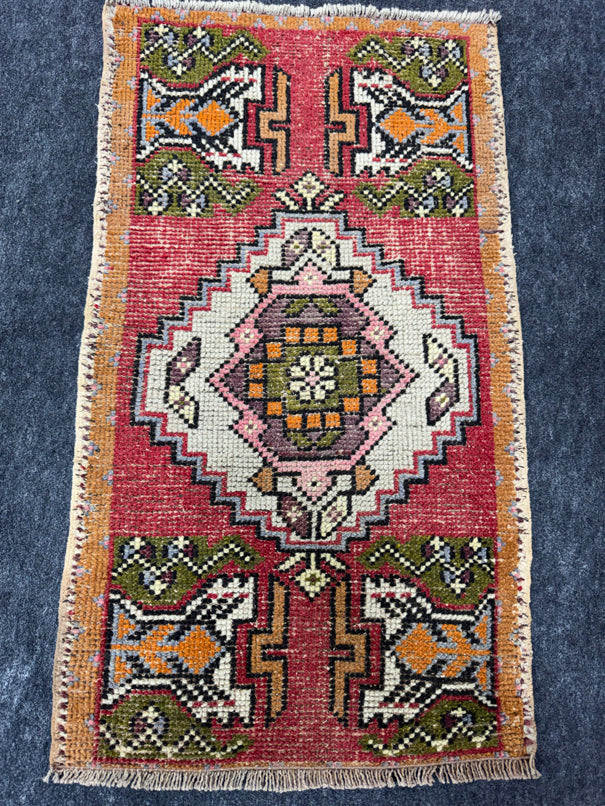 Turkish Yastik Rug 1'9" x 3'1" #23834