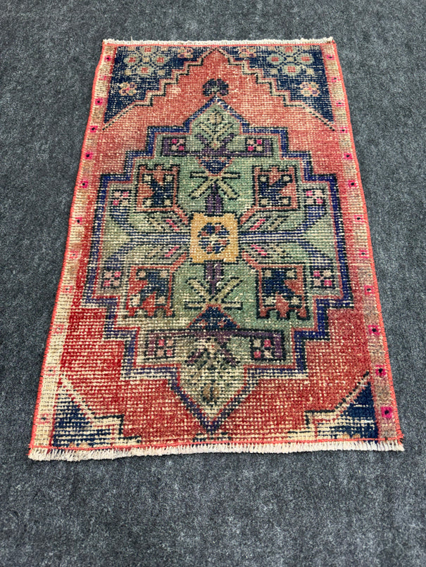 Turkish Yastik Rug 1'8" x 2'8" #23837