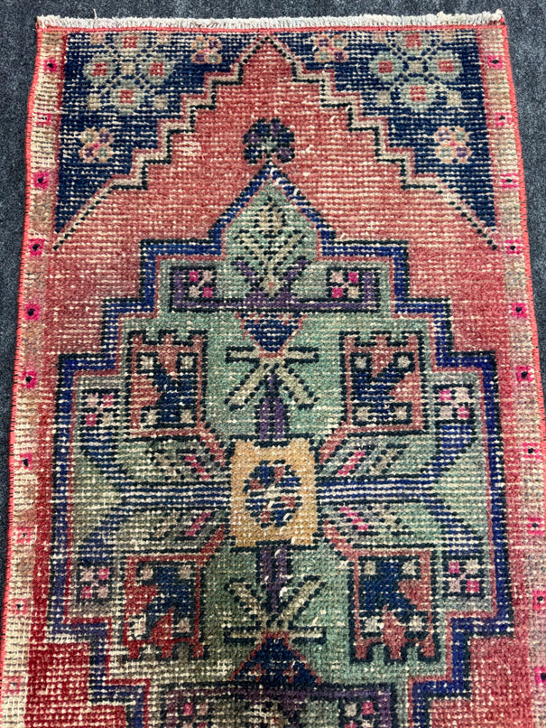 Turkish Yastik Rug 1'8" x 2'8" #23837