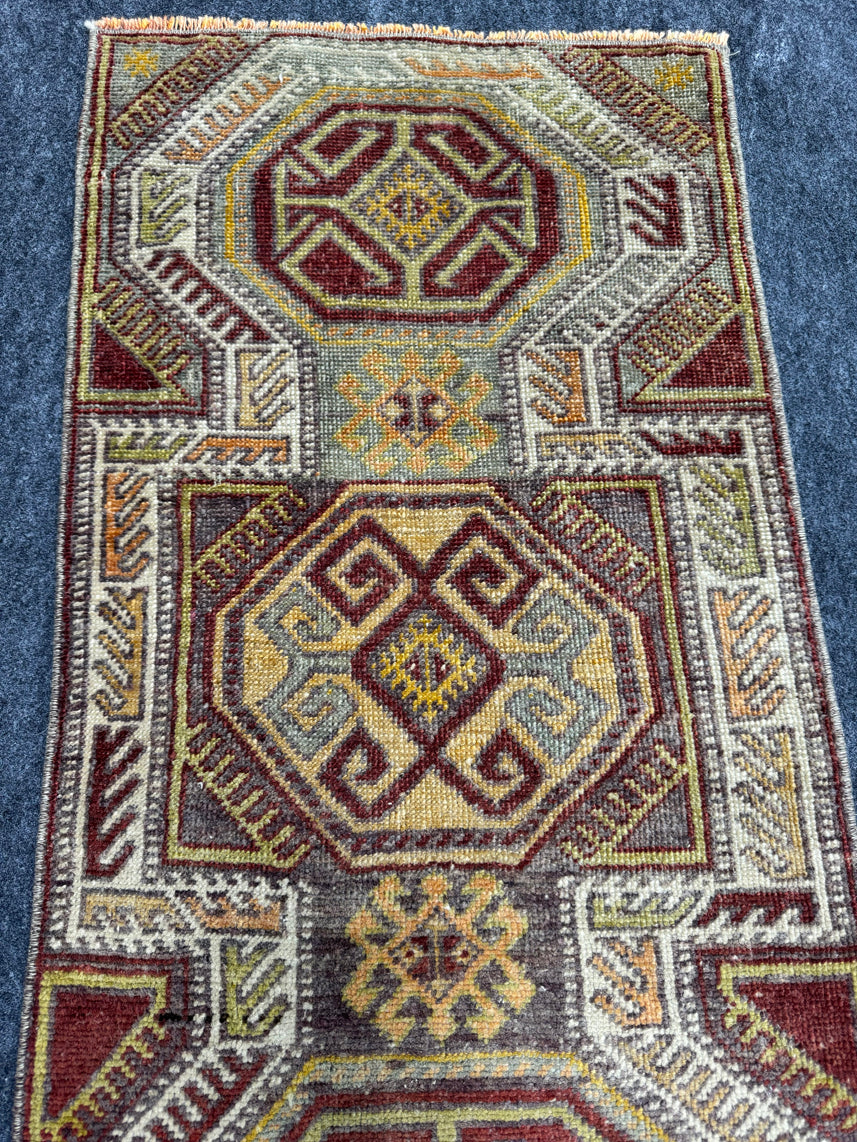 Turkish Yastik Rug 1'7" x 3'3" #23820
