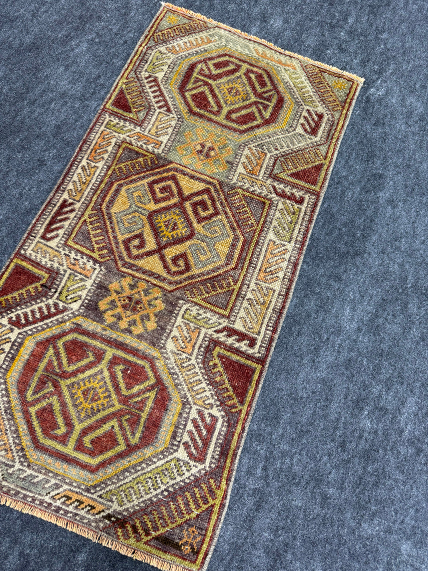 Turkish Yastik Rug 1'7" x 3'3" #23820