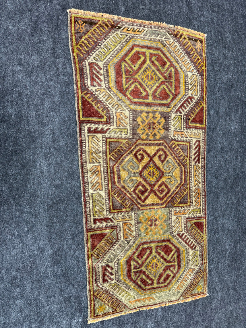 Turkish Yastik Rug 1'7" x 3'3" #23820