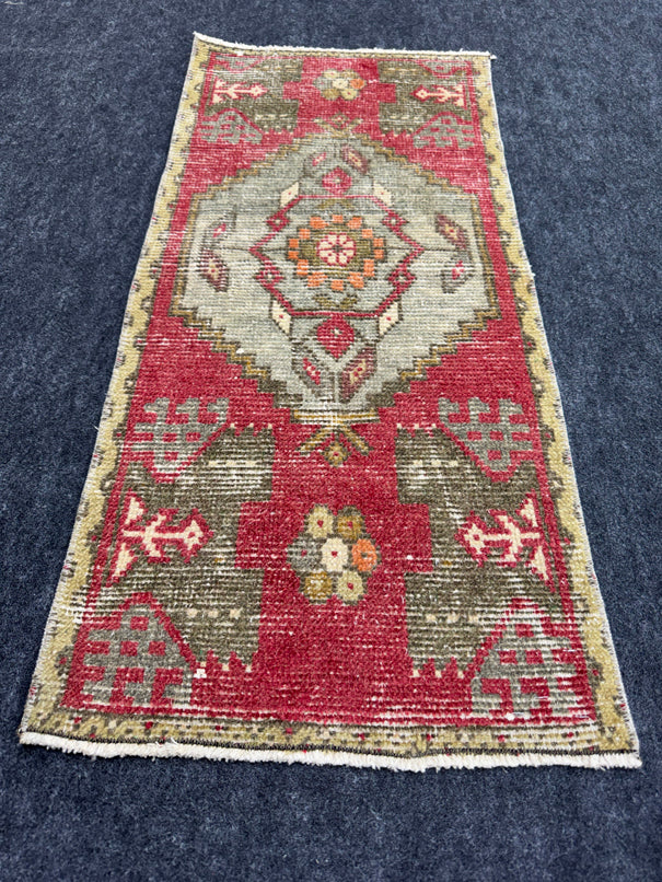 Turkish Yastik Rug 1'6" x 3'3" #23833