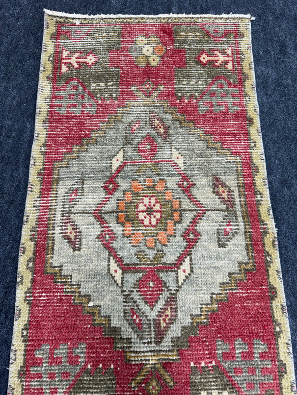 Turkish Yastik Rug 1'6" x 3'3" #23833