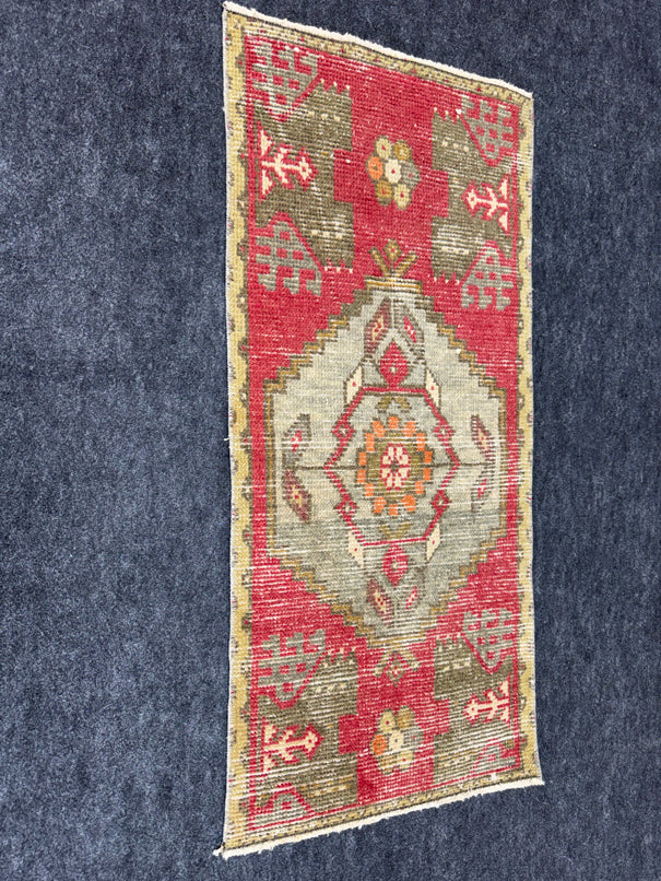 Turkish Yastik Rug 1'6" x 3'3" #23833