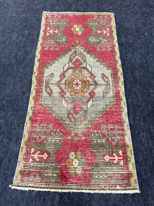 Turkish Yastik Rug 1'6" x 3'3" #23833