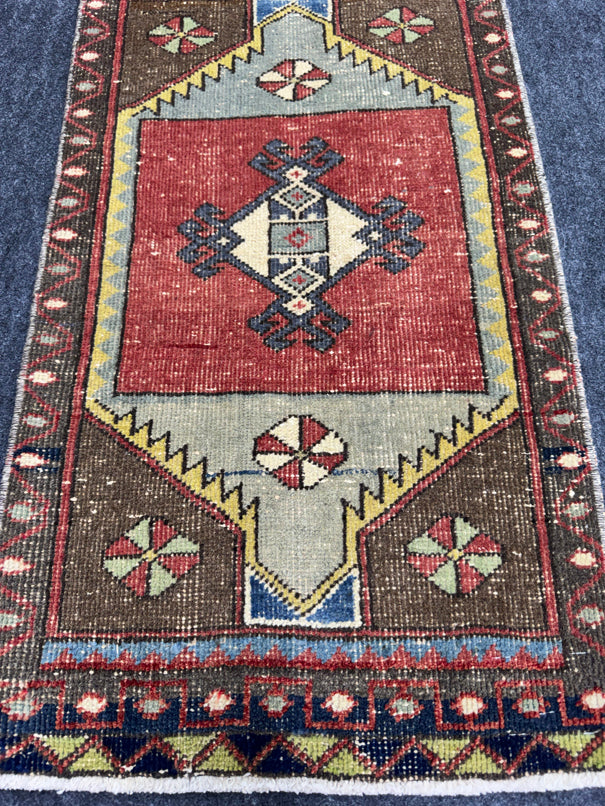 Turkish Yastik Rug 1'6" x 2'9" #23832