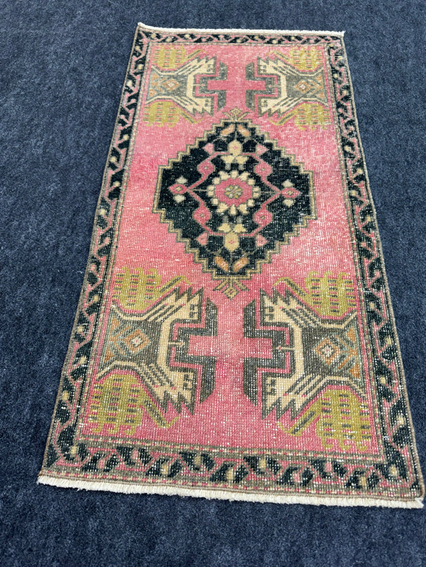 Turkish Yastik Rug 1'8" x 3'4" #23828