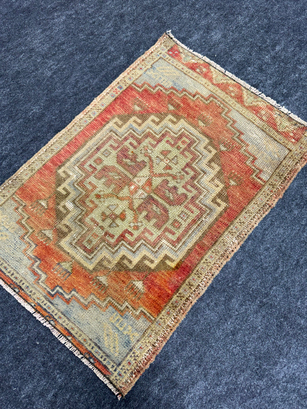 Turkish Yastik Rug 1'7" x 2'4" #23825