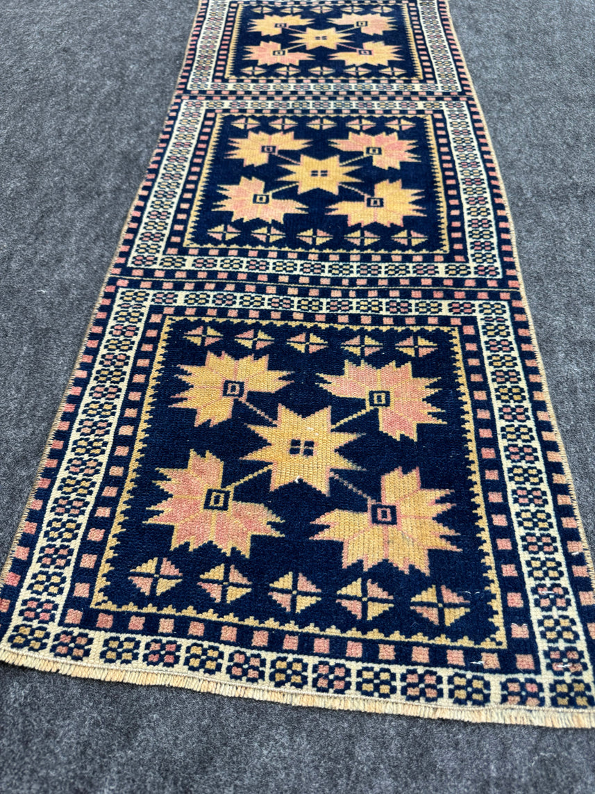 Turkish Yastik Rug 1'5" x 3'8" #23824
