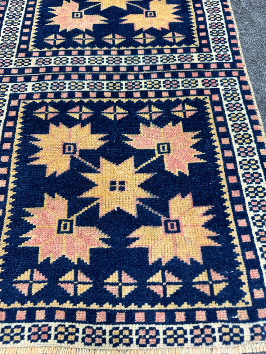 Turkish Yastik Rug 1'5" x 3'8" #23824