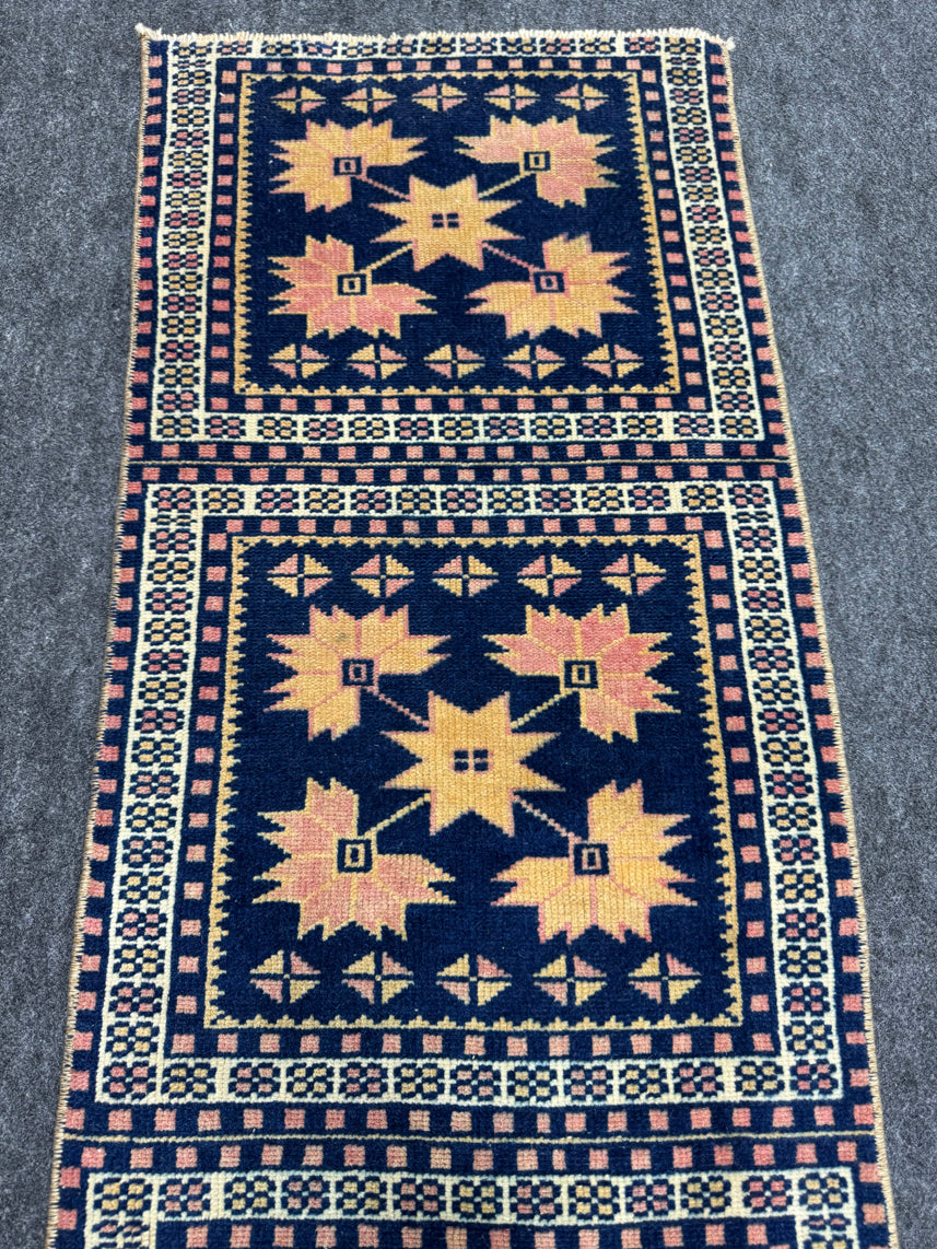 Turkish Yastik Rug 1'5" x 3'8" #23824