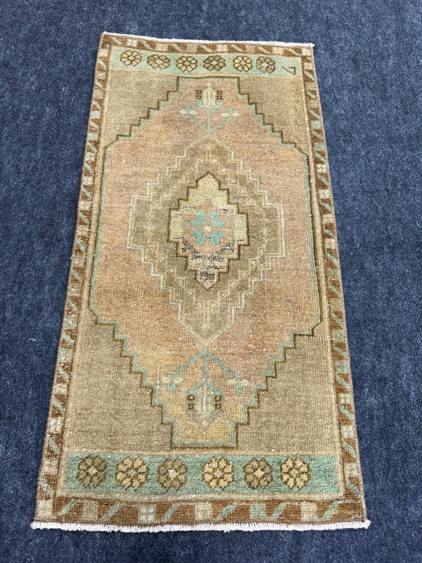 Turkish Yastik Rug 1'6" x 2'11" #23821