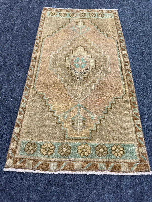 Turkish Yastik Rug 1'6" x 2'11" #23821