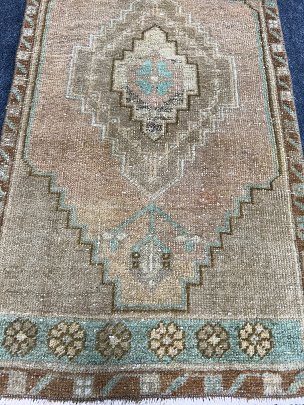 Turkish Yastik Rug 1'6" x 2'11" #23821