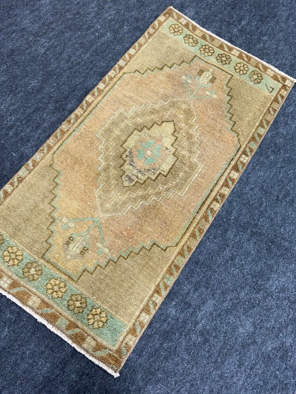 Turkish Yastik Rug 1'6" x 2'11" #23821