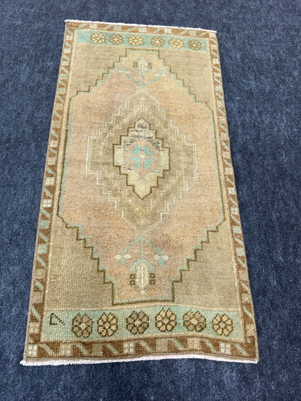 Turkish Yastik Rug 1'6" x 2'11" #23821