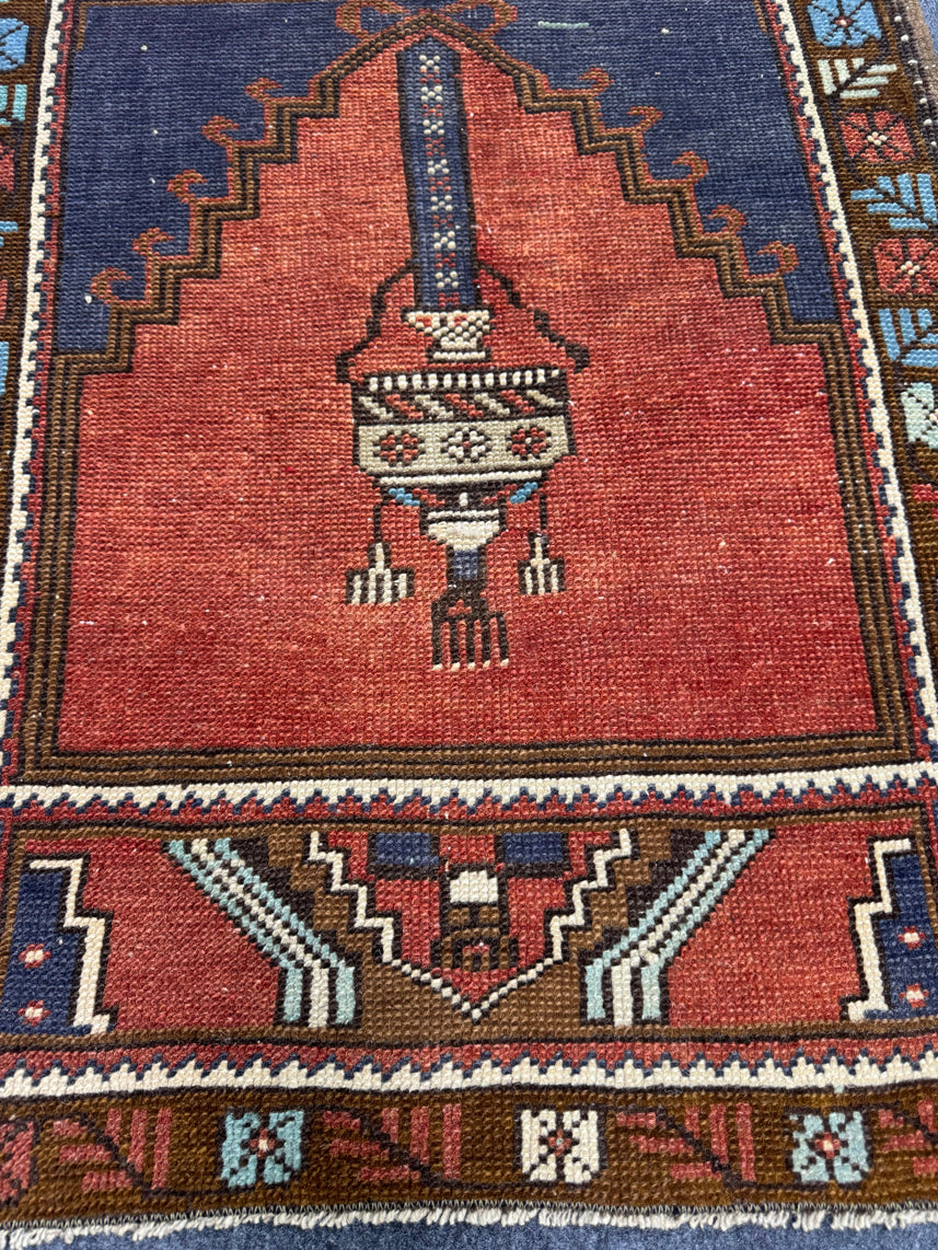 Turkish Yastik Rug 2'4" x 3' #23810
