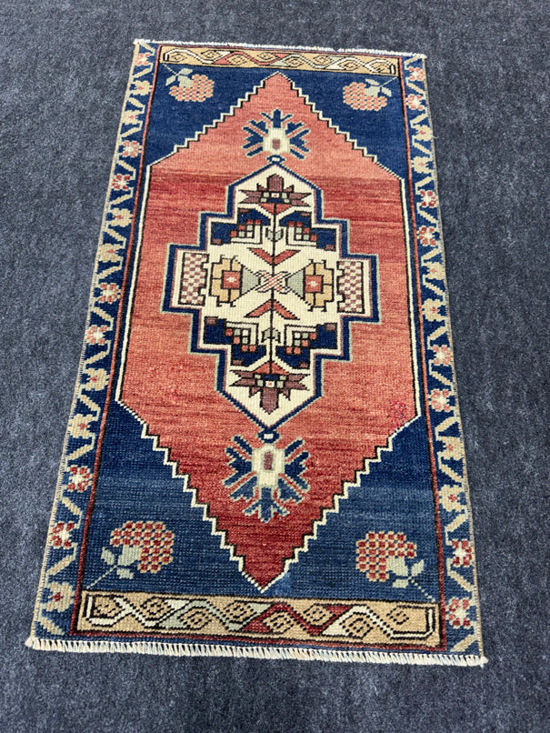 Turkish Yastik Rug 1'7" x 2'11" #23812