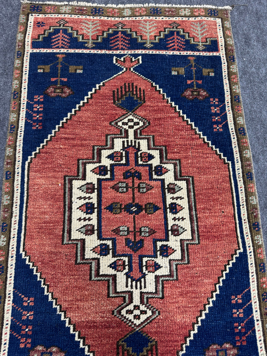 Turkish Yastik Rug 1'9" x 3'6" #23815