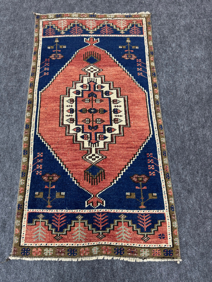 Turkish Yastik Rug 1'9" x 3'6" #23815