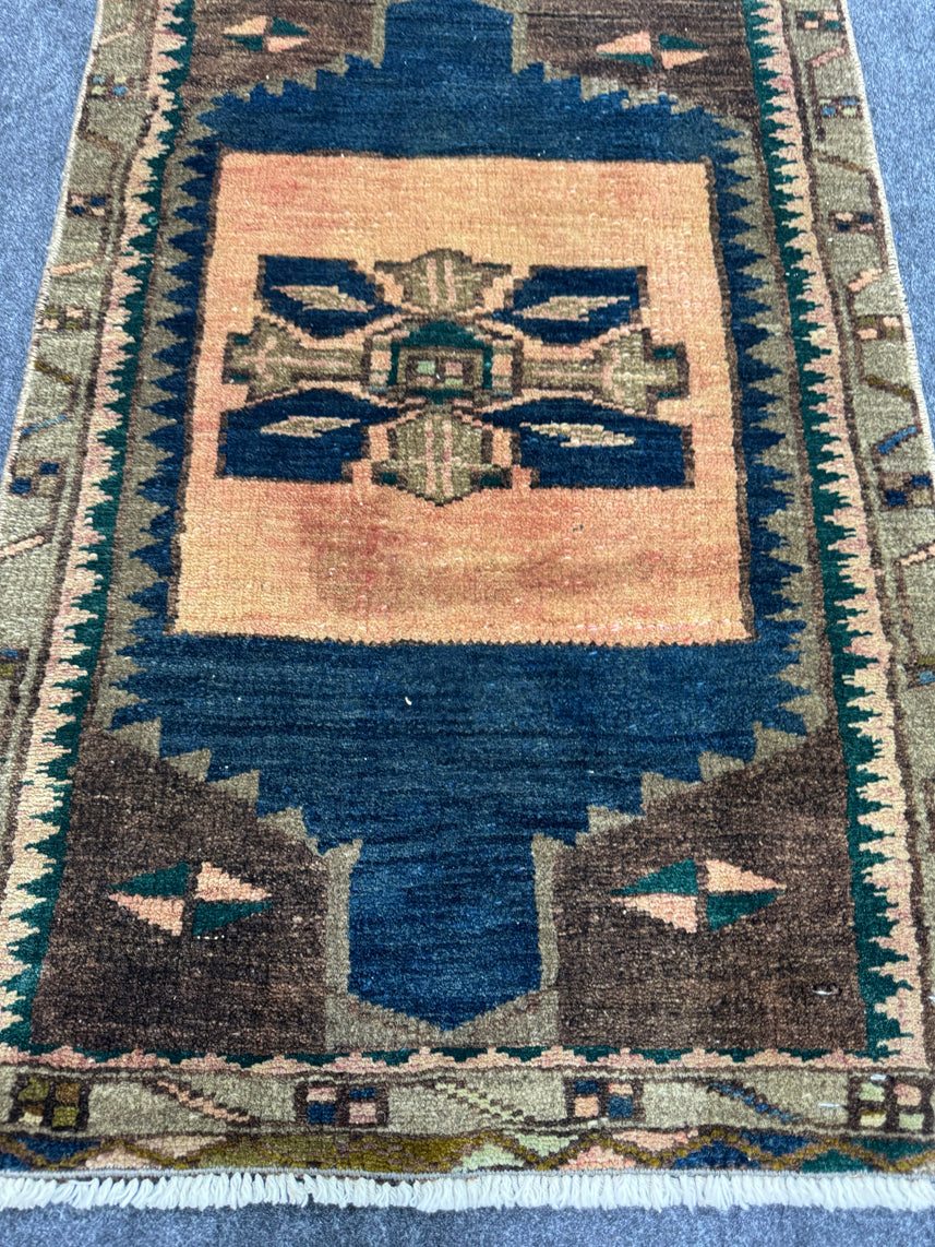 Turkish Yastik Rug 1'8" x 2'6" #23811
